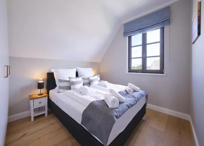 Reetland Am - Premium Reetdachvilla Mit 3 Schlafzimmern, Sauna Und Kamin H21 * Dranske